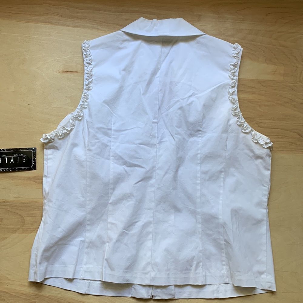 Style White Top  - Picture 6 of 9